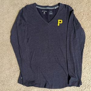 Antiqua Pittsburgh Pirates Womens Long Sleeve Tee size Medium